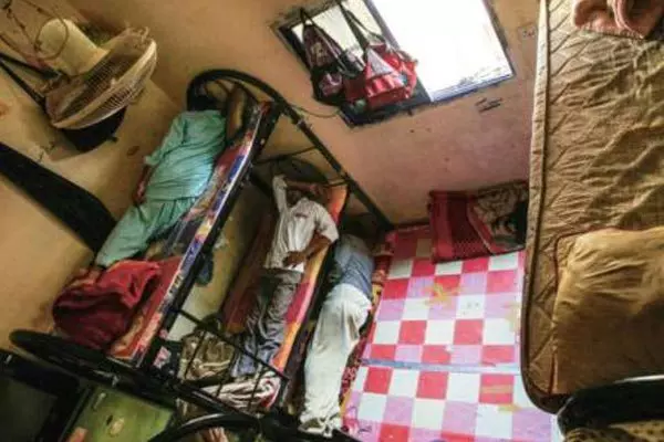 സ്വദേശി പാർപ്പിട മേഖലയിലുള്ള ബാച്ചിലര്‍മാരുടെ‍ വൈദ്യുതി ബന്ധം വിച്ഛേദിക്കുമെന്നു കുവൈത്ത്