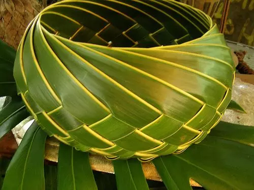 ഓല കൊട്ടയില്‍ മീന്‍ വില്‍പന; പ്ലാസ്റ്റിക് കവറുകള്‍ക്കെതിരെ ഒറ്റയാള്‍ പോരാട്ടവുമായി ഒരു മത്സ്യ വ്യാപാരി