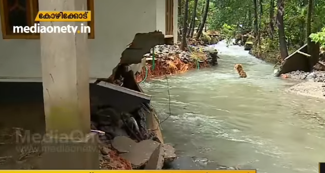 വീടിരുന്ന സ്ഥലത്ത് പൊടി പോലുമില്ല, റോഡുകള്‍ ഒലിച്ചു പോയി; വഴി മാറി ഒഴുകുന്ന പുഴ അതു പോലെ തന്നെ; പ്രതീക്ഷകളില്ലാതെ കണ്ണപ്പന്‍കുണ്ടുകാര്‍  