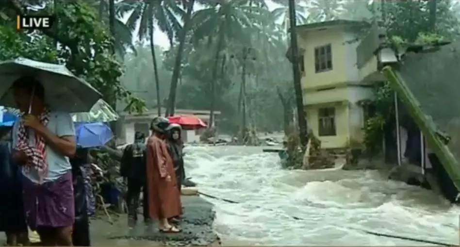 കണ്ണപ്പന്കുണ്ടില് പുഴ വഴിമാറിയൊഴുകാൻ കാരണം പാലം നിർമാണത്തിലെ അശാസ്ത്രീയത കണ്ണപ്പന്കുണ്ടില് പുഴ വഴിമാറിയൊഴുകാൻ കാരണം പാലം നിർമാണത്തിലെ അശാസ്ത്രീയത