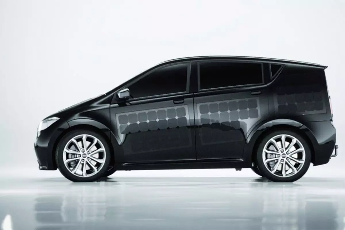 ചൂടിനെ ഇന്ധനമാക്കി ജർമനി: സോളാർ കാറുകൾ 2019 പകുതിയോടെ നിരത്തിലിറങ്ങും ചൂടിനെ ഇന്ധനമാക്കി ജർമനി: സോളാർ കാറുകൾ 2019 പകുതിയോടെ നിരത്തിലിറങ്ങും