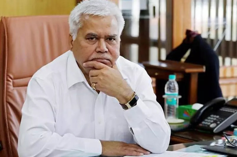 ‘ആധാർ ചലഞ്ച്’ നായകൻ ആർ.എസ് ശർമ്മയുടെ കാലാവധി നീട്ടി ‘ആധാർ ചലഞ്ച്’ നായകൻ ആർ.എസ് ശർമ്മയുടെ കാലാവധി നീട്ടി