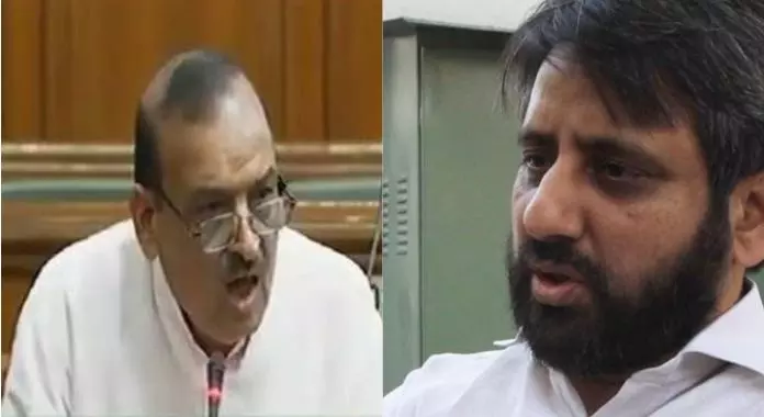 എ.എ.പി എം.എല്.എ അമാനത്തുല്ല ഖാനെ തീവ്രവാദിയെന്ന് വിളിച്ച് ബി.ജെ.പി എം.എല്.എ; മറുപടിയുമായി കെജ്രിവാള് എ.എ.പി എം.എല്.എ അമാനത്തുല്ല ഖാനെ തീവ്രവാദിയെന്ന് വിളിച്ച് ബി.ജെ.പി എം.എല്.എ; മറുപടിയുമായി കെജ്രിവാള്