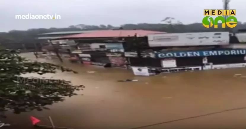 റാന്നിയില്‍ 300 ഓളം പേര്‍ കുടുങ്ങി കിടക്കുന്നു