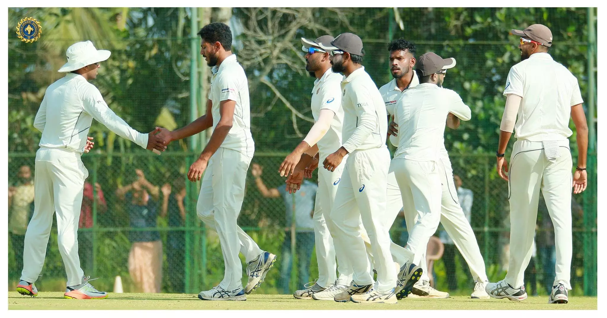 രഞ്ജി ട്രോഫി; കേരളത്തിനെതിരെ ഗുജറാത്തിന് 195 റണ്സ് വിജയലക്ഷ്യം രഞ്ജി ട്രോഫി; കേരളത്തിനെതിരെ ഗുജറാത്തിന് 195 റണ്സ് വിജയലക്ഷ്യം