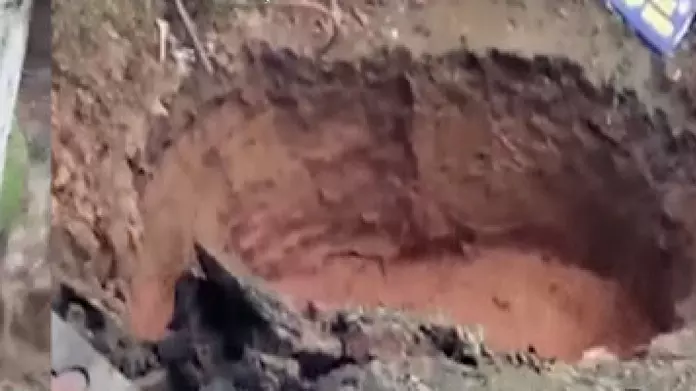 തിരുവനന്തപുരത്ത് വെള്ളം കോരുന്നതിനിടെ കിണറിടിഞ്ഞ് വീണ് യുവാവ് മരിച്ചു തിരുവനന്തപുരത്ത് വെള്ളം കോരുന്നതിനിടെ കിണറിടിഞ്ഞ് വീണ് യുവാവ് മരിച്ചു