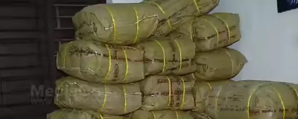 ദുരിതാശ്വാസ ക്യാമ്പുകളില് എന്തൊക്കെയാണ് അത്യാവശ്യം നല്കേണ്ടതെന്നറിയാം... ദുരിതാശ്വാസ ക്യാമ്പുകളില് എന്തൊക്കെയാണ് അത്യാവശ്യം നല്കേണ്ടതെന്നറിയാം...