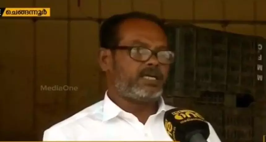 പ്രളയക്കെടുതി മറയാക്കി സിപിഎം പ്രവര്‍ത്തകര്‍ വ്യാപാര സ്ഥാപനം കൊള്ളയടിച്ചതായി പരാതി