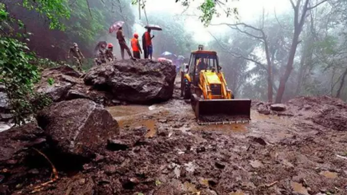 പാലക്കാടും തൃശൂരും ഉരുൾപൊട്ടലിൽ കാണാതായവര്‍ക്കായി തിരച്ചില്‍  തുടരും