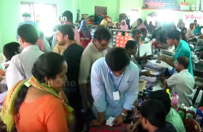 പ്രളയബാധിതര്‍ക്ക് വേണ്ടതെന്തെന്ന് അവര്‍ തീരുമാനിക്കട്ടെ; പന്തളത്ത്  ഇതാ ഒരു സൂപ്പര്‍മാര്‍ക്കറ്റ്