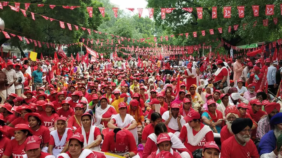 ‘കർഷക വിരുദ്ധ നയങ്ങൾ മാറ്റിയില്ലെങ്കിൽ മോദി സർക്കാരിനെ മാറ്റും’ താക്കീതുമായി മസ്ദൂർ കിസാൻ സംഘർഷ് റാലി ‘കർഷക വിരുദ്ധ നയങ്ങൾ മാറ്റിയില്ലെങ്കിൽ മോദി സർക്കാരിനെ മാറ്റും’ താക്കീതുമായി മസ്ദൂർ കിസാൻ സംഘർഷ് റാലി