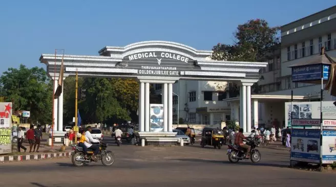 ദുരിതാശ്വാസ ക്യാമ്പുകളിലേക്ക് മരുന്നുകളെത്തിച്ച് തിരുവനന്തപുരം മെഡിക്കല് കോളജ് ദുരിതാശ്വാസ ക്യാമ്പുകളിലേക്ക് മരുന്നുകളെത്തിച്ച് തിരുവനന്തപുരം മെഡിക്കല് കോളജ്