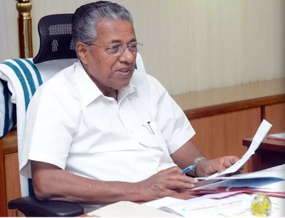 മുഖ്യമന്ത്രി പ്രളയ ബാധിത മേഖലയില്; ദുരിതാശ്വാസ ക്യാമ്പുകള് സന്ദര്ശിച്ചു മുഖ്യമന്ത്രി പ്രളയ ബാധിത മേഖലയില്; ദുരിതാശ്വാസ ക്യാമ്പുകള് സന്ദര്ശിച്ചു