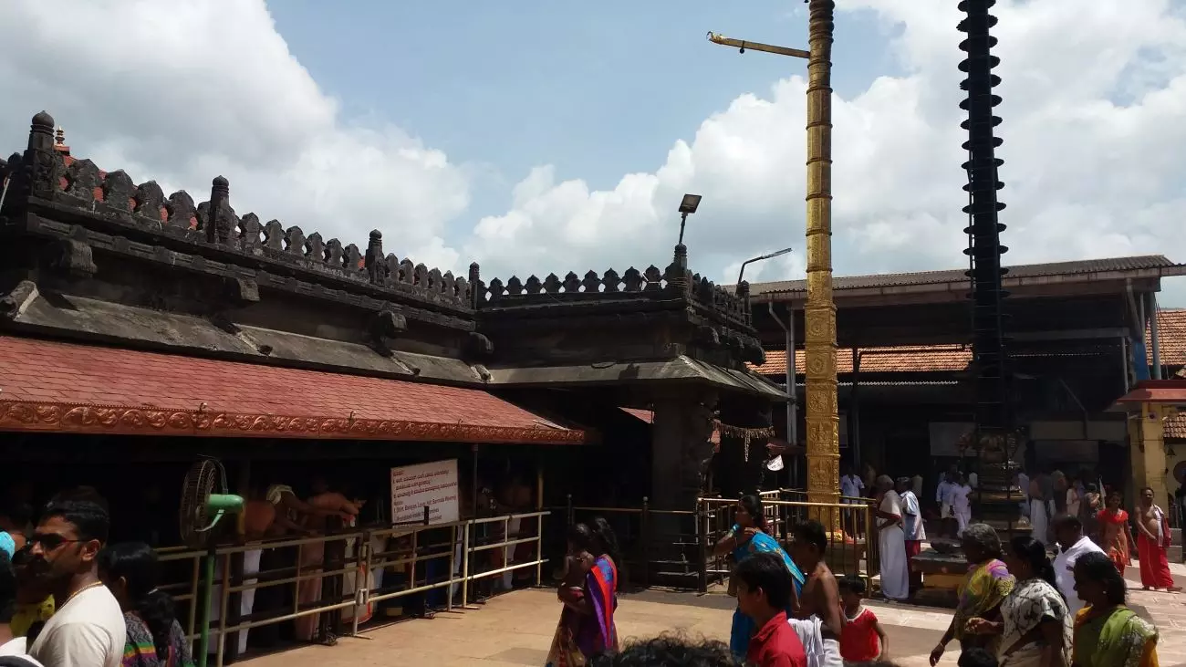 കേരളത്തിന് ആശ്വാസമായി കൊല്ലൂര്‍ മൂകാംബിക ക്ഷേത്രം; 1 കോടി നല്‍കി