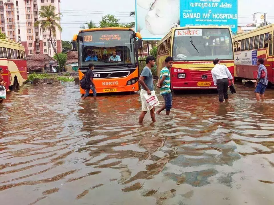 പ്രളയത്തെ തുടര്‍ന്ന് കെഎസ്ആര്‍ടിസിക്ക് വന്‍ സാമ്പത്തിക പ്രതിസന്ധി