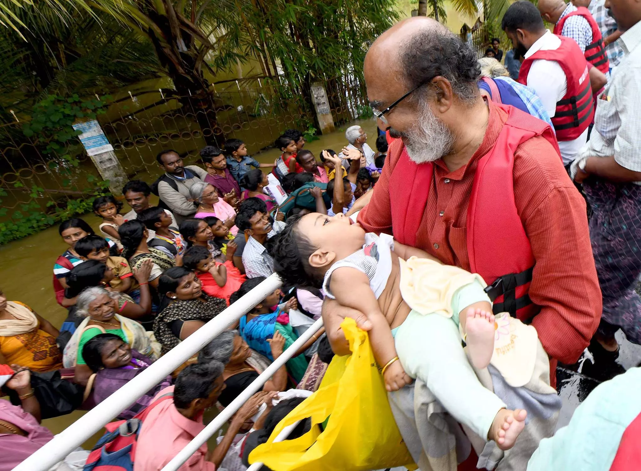 പ്രളയക്കെടുതിയിലെ വിദേശ സഹായം; കേന്ദ്ര നിലപാടിനെതിരെ ആഞ്ഞടിച്ച് ധനമന്ത്രി പ്രളയക്കെടുതിയിലെ വിദേശ സഹായം; കേന്ദ്ര നിലപാടിനെതിരെ ആഞ്ഞടിച്ച് ധനമന്ത്രി