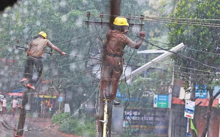 പ്രളയക്കെടുതിയില്‍ കെഎസ്ഇബിക്ക് നഷ്ടം 350 കോടി രൂപ 