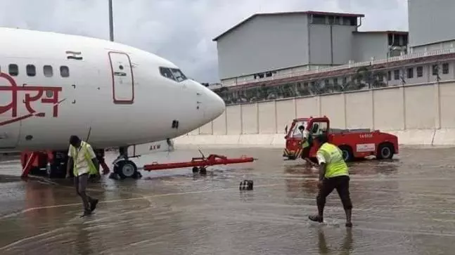 നെടുമ്പാശ്ശേരിയില് നിന്നും ഈ മാസം 26ന് തന്നെ വിമാനം പറക്കും നെടുമ്പാശ്ശേരിയില് നിന്നും ഈ മാസം 26ന് തന്നെ വിമാനം പറക്കും