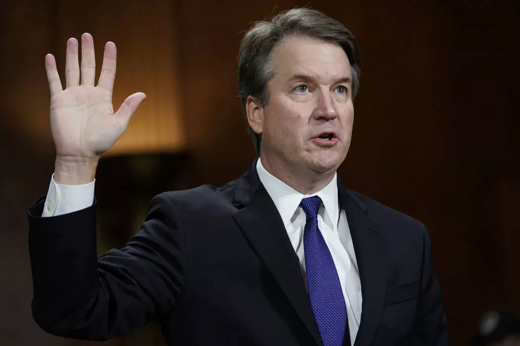 വിവാദങ്ങള്ക്കൊടുവില് ട്രംപിന്റെ നോമിനി കാവനവ് സുപ്രീംകോടതി ജഡ്ജി വിവാദങ്ങള്ക്കൊടുവില് ട്രംപിന്റെ നോമിനി കാവനവ് സുപ്രീംകോടതി ജഡ്ജി