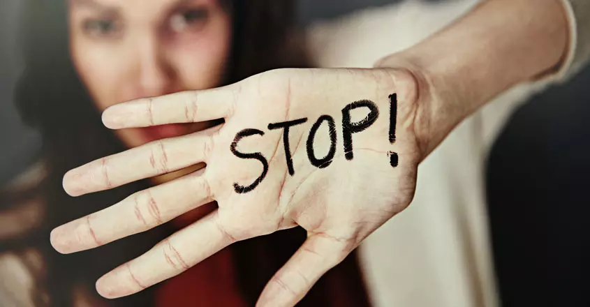 സമൂഹമാധ്യമങ്ങളിലൂടെ സ്ത്രീകള്‍ക്കെതിരെ വീണ്ടും അശ്ലീല പ്രചരണം; പിന്നില്‍ ‘അധോലോകം’വാട്സാപ്പ് ഗ്രൂപ്പ്