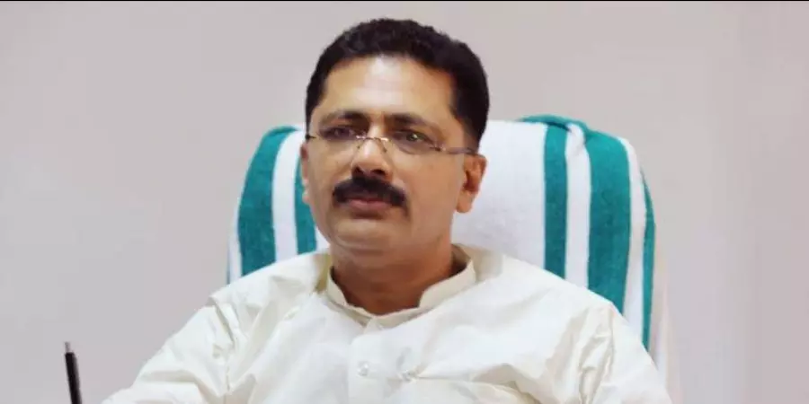 കെ.ടി ജലീലിനെതിരെ തലശേരി റെയില്‍വേ സ്റ്റേഷനില്‍ കരിങ്കൊടി പ്രതിഷേധം