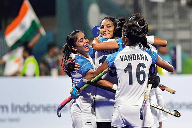 ഇന്ത്യയുടെ പെണ്പട ഏഷ്യന് ഗെയിംസ് വനിതാ ഹോക്കി ഫൈനലില് ഇന്ത്യയുടെ പെണ്പട ഏഷ്യന് ഗെയിംസ് വനിതാ ഹോക്കി ഫൈനലില്