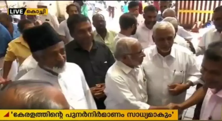 എറണാകുളത്തെ പ്രളയ ബാധിത പ്രദേശങ്ങള് ജമാഅത്തെ ഇസ്ലാമി നേതാക്കൾ സന്ദർശിച്ചു എറണാകുളത്തെ പ്രളയ ബാധിത പ്രദേശങ്ങള് ജമാഅത്തെ ഇസ്ലാമി നേതാക്കൾ സന്ദർശിച്ചു