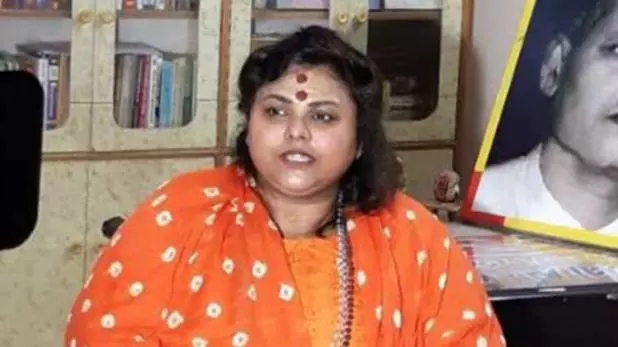 ഗോഡ്സെക്ക് മുന്പ് ജനിച്ചിരുന്നെങ്കില് താന് ഗാന്ധിജിയെ വെടിവെച്ചുകൊല്ലുമായിരുന്നു: ഹിന്ദുമഹാസഭാ നേതാവ് ഗോഡ്സെക്ക് മുന്പ് ജനിച്ചിരുന്നെങ്കില് താന് ഗാന്ധിജിയെ വെടിവെച്ചുകൊല്ലുമായിരുന്നു: ഹിന്ദുമഹാസഭാ നേതാവ്