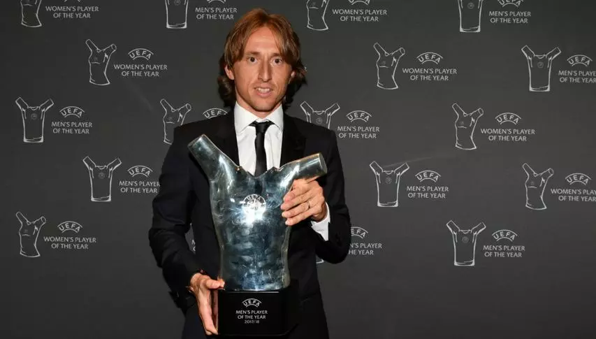 മോഡ്രിച്ച് മികച്ച യൂറോപ്യന് ഫുട്ബോളര്; റൊണാള്ഡോയും സലാഹും പിന്നില് മോഡ്രിച്ച് മികച്ച യൂറോപ്യന് ഫുട്ബോളര്; റൊണാള്ഡോയും സലാഹും പിന്നില്