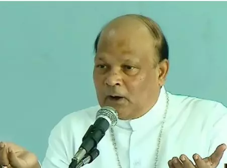 മാധ്യമങ്ങള് ചിലരെ അനാവശ്യമായി വേട്ടയാടുകയാണെന്ന് കോഴിക്കോട് രൂപതാ മെത്രാന് മാധ്യമങ്ങള് ചിലരെ അനാവശ്യമായി വേട്ടയാടുകയാണെന്ന് കോഴിക്കോട് രൂപതാ മെത്രാന്