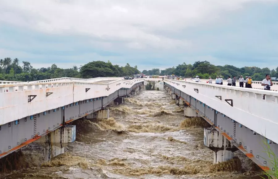 അണക്കെട്ട് തകര്ന്നു; പ്രളയ ദുരിതത്തില് പെട്ട് മ്യാന്മറിലെ 85 ഗ്രാമങ്ങള് അണക്കെട്ട് തകര്ന്നു; പ്രളയ ദുരിതത്തില് പെട്ട് മ്യാന്മറിലെ 85 ഗ്രാമങ്ങള്