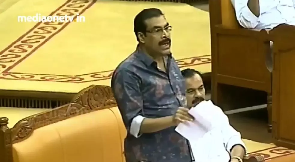 ജീവനും കൊണ്ട് ഓടുമ്പോള് എങ്ങനെയാണ് സര് വീടിന്റെ ഫോട്ടോയെടുക്കുക? പി കെ ബഷീര് എംഎല്എ ജീവനും കൊണ്ട് ഓടുമ്പോള് എങ്ങനെയാണ് സര് വീടിന്റെ ഫോട്ടോയെടുക്കുക? പി കെ ബഷീര് എംഎല്എ