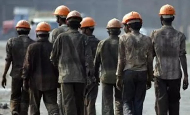 സ്വദേശിവത്കരണ ഭീഷണിയിൽ സൗദി പ്രവാസികൾ സ്വദേശിവത്കരണ ഭീഷണിയിൽ സൗദി പ്രവാസികൾ