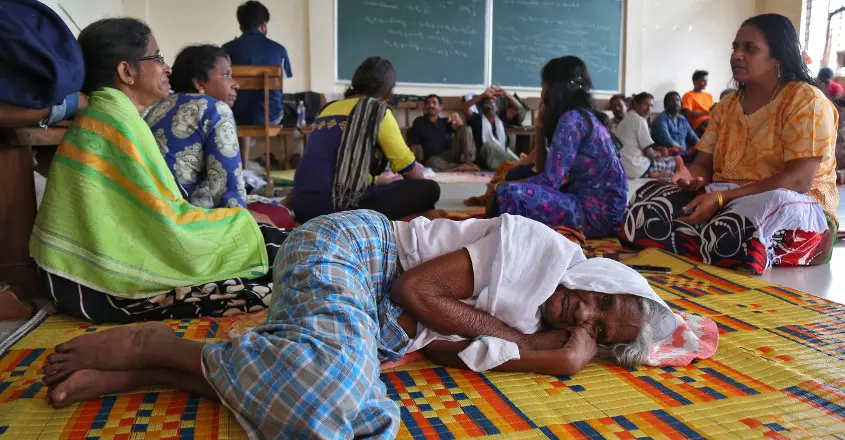 സംസ്ഥാനത്ത് ദുരിതാശ്വാസ ക്യാമ്പുകളില്‍ നിന്ന് കൂടുതല്‍ പേര്‍ മടങ്ങുന്നു 