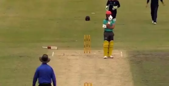 ക്രിക്കറ്റ് ലോകത്ത് ഇങ്ങനെയൊരു പുറത്താകല്‍ നിങ്ങള്‍ കണ്ടിട്ടുണ്ടോ?   