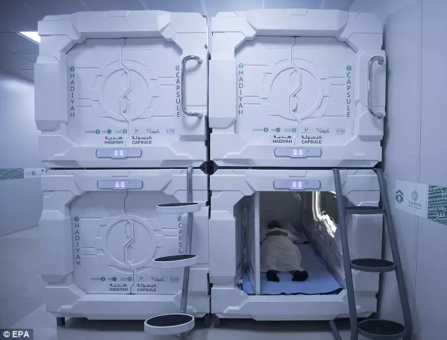 ഹാജിമാര്ക്കുള്ള മൊബൈല് ക്യാപ്സൂള് പദ്ധതി വിപുലപ്പെടുത്താന് ആലോചന ഹാജിമാര്ക്കുള്ള മൊബൈല് ക്യാപ്സൂള് പദ്ധതി വിപുലപ്പെടുത്താന് ആലോചന