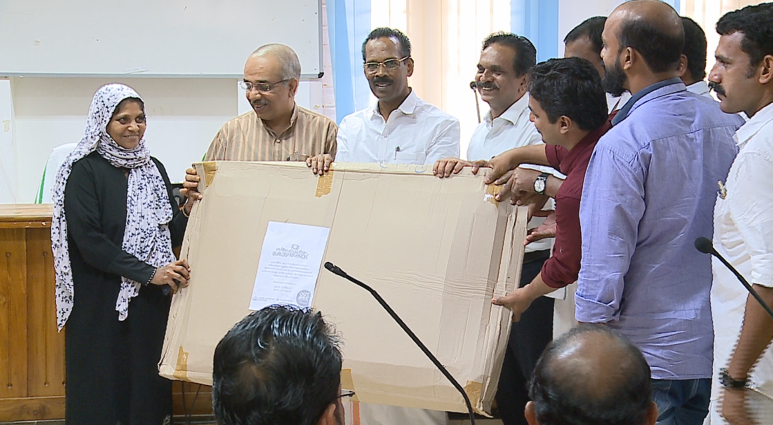 പ്രളയബാധിതര്‍ക്ക് വീട്ടുപകരണങ്ങള്‍: അപേക്ഷകരേക്കാള്‍ കൂടുതല്‍ സ്പോണ്‍സര്‍മാര്‍