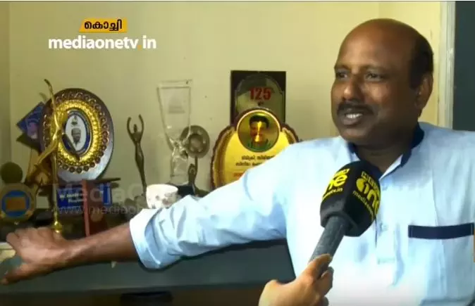 എ കെ ആന്റണിയെ അനുകരിച്ച് രാജീവ് നേടിയതെല്ലാം പ്രളയം കൊണ്ടുപോയി 