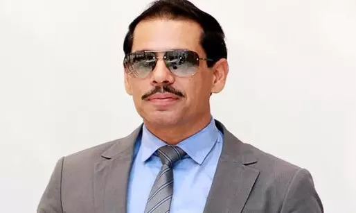 റോബര്ട്ട് വദ്രക്കും ഹരിയാന മുന് മുഖ്യമന്ത്രിക്കുമെതിരെ എഫ്.എെ.ആർ റോബര്ട്ട് വദ്രക്കും ഹരിയാന മുന് മുഖ്യമന്ത്രിക്കുമെതിരെ എഫ്.എെ.ആർ