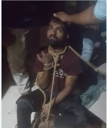 വീണ്ടും സദാചാര ഗുണ്ടായിസം: മലപ്പുറത്ത് യുവാവ് തൂങ്ങിമരിച്ചു വീണ്ടും സദാചാര ഗുണ്ടായിസം: മലപ്പുറത്ത് യുവാവ് തൂങ്ങിമരിച്ചു