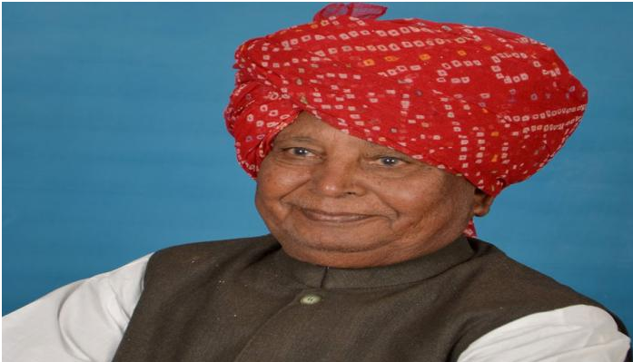 പശുവിന്റെ കുത്തേറ്റ ബിജെപി എംപിയുടെ നില അതീവഗുരുതരം