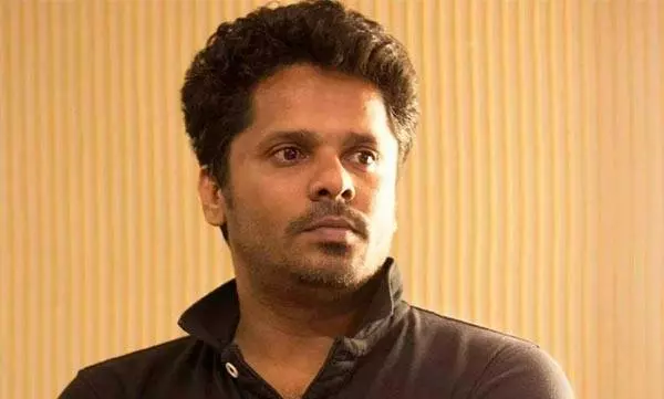 ‘പ്ലീസ്, പാർട്ടി ശശിയാകരുത്’ സംവിധായകൻ ആഷിഖ് അബു ഫേസ്ബുക്കില്‍