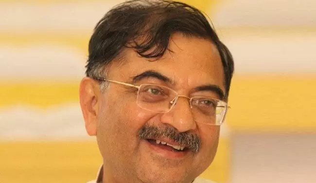 രാഹുല് ഗാന്ധിയെ പ്രശംസിച്ചും മോദിയെ വിമര്ശിച്ചും ബി.ജെ.പി നേതാവിന്റെ ട്വീറ്റ്; ‘ഹാക്ക്’ ചെയ്തെന്ന് പരാതി രാഹുല് ഗാന്ധിയെ പ്രശംസിച്ചും മോദിയെ വിമര്ശിച്ചും ബി.ജെ.പി നേതാവിന്റെ ട്വീറ്റ്; ‘ഹാക്ക്’ ചെയ്തെന്ന് പരാതി