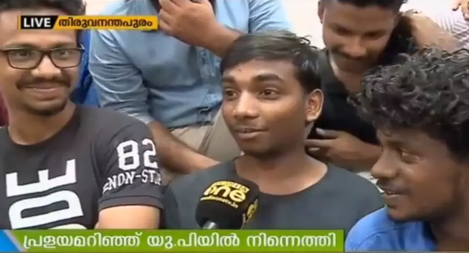 പ്രളയമറിഞ്ഞ് ട്രെയിന്‍ കയറി കേരളത്തിലെത്തിയ യുപിക്കാരനായ വിദ്യാര്‍ഥി