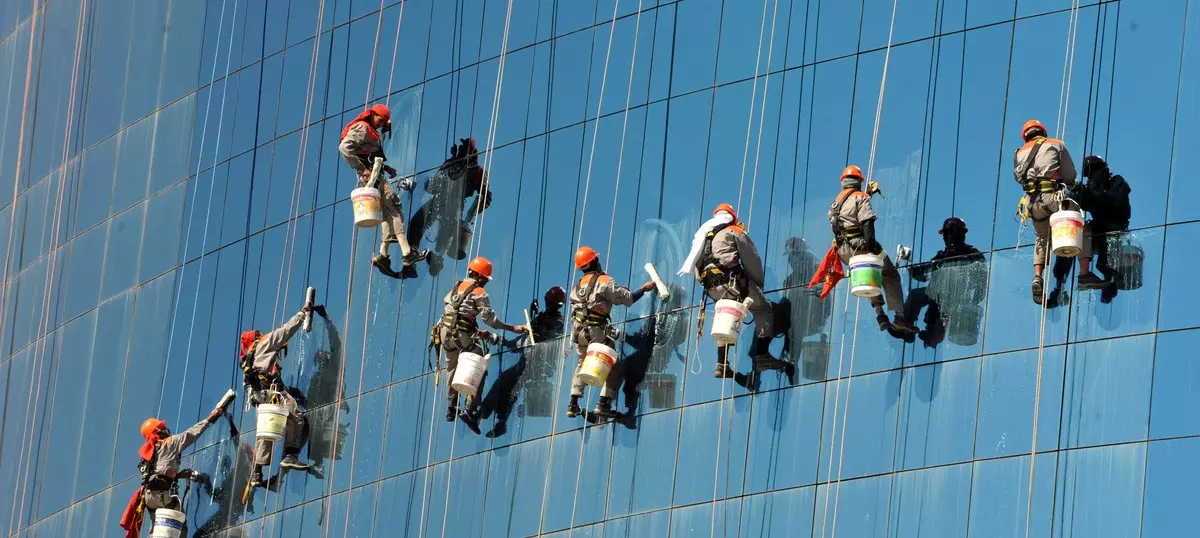 സൗദിയിൽ ഇനി മുതൽ തൊഴിലാളിയുടെ അനുമതിയില്ലാതെ സ്ഥലം മാറ്റാൻ അനുവദിക്കില്ല സൗദിയിൽ ഇനി മുതൽ തൊഴിലാളിയുടെ അനുമതിയില്ലാതെ സ്ഥലം മാറ്റാൻ അനുവദിക്കില്ല