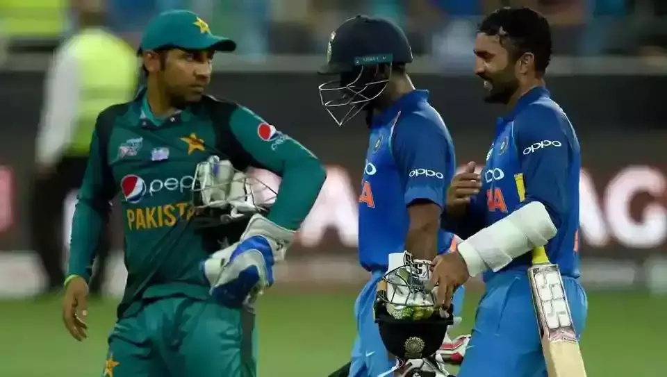 പാകിസ്താനെ തോല്പ്പിച്ച് ഇന്ത്യ ഫൈനലില്; ഇന്ന് അഫ്ഗാനെ നേരിടും പാകിസ്താനെ തോല്പ്പിച്ച് ഇന്ത്യ ഫൈനലില്; ഇന്ന് അഫ്ഗാനെ നേരിടും