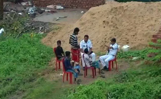 കൊൽക്കത്തയിൽ ആളൊഴിഞ്ഞ പ്രദേശത്ത് 14 നവജാത ശിശുക്കളുടെ മൃതദേഹങ്ങള്; അന്വേഷണം തുടങ്ങി കൊൽക്കത്തയിൽ ആളൊഴിഞ്ഞ പ്രദേശത്ത് 14 നവജാത ശിശുക്കളുടെ മൃതദേഹങ്ങള്; അന്വേഷണം തുടങ്ങി