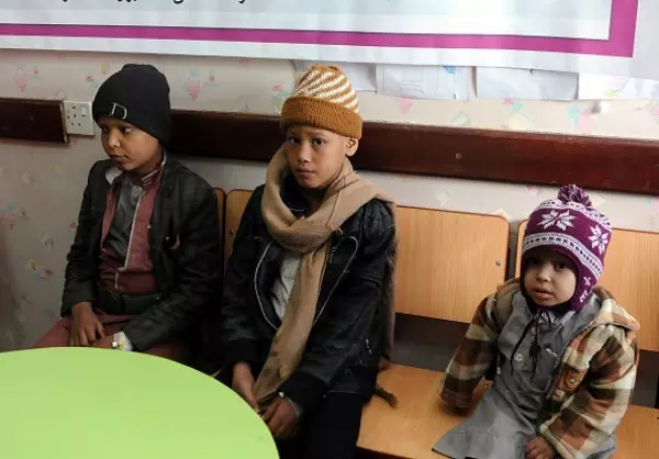 യെമന് യുദ്ധത്തിന്റെ ഇരകള് ഇവര് കൂടിയാണ്, ക്യാന്സര് രോഗികളായ ഈ കുരുന്നുകള് യെമന് യുദ്ധത്തിന്റെ ഇരകള് ഇവര് കൂടിയാണ്, ക്യാന്സര് രോഗികളായ ഈ കുരുന്നുകള്