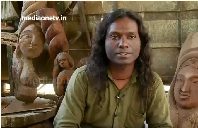 മരക്കുറ്റിയില്‍ ഷാജു വിരിയിക്കും മനോഹരശില്‍പ്പങ്ങള്‍          