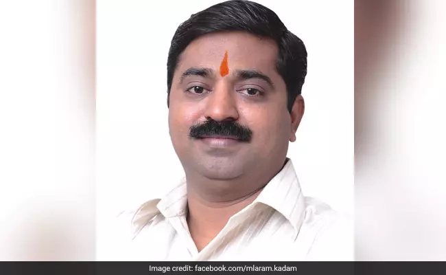 പെണ്കുട്ടികളെ തട്ടിക്കൊണ്ടുപോകുമെന്ന് ഭീഷണി; ബി.ജെ.പി നേതാവിനെതിരെ കേസെടുത്തു പെണ്കുട്ടികളെ തട്ടിക്കൊണ്ടുപോകുമെന്ന് ഭീഷണി; ബി.ജെ.പി നേതാവിനെതിരെ കേസെടുത്തു